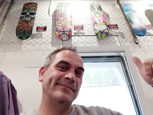 Jose Luis en STATE en la expo Skate Collective Art Deck
